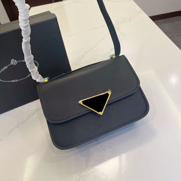 luxury designer handbag nylon messenger bag classic three piece suit shoulder wallet fashion retro messenger wholesale price male camera bag
luxury designer handbag nylon messenger bag classic three piece suit shoulder wallet fashion retro messenger wholesale price male camera bag