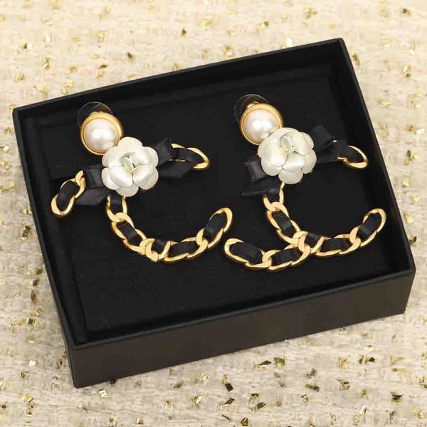2023 luxury quality charm large size drop earring with white color black genuine leather in 18k gold plated have box stamp ps7481b, Golden
2023 luxury quality charm large size drop earring with white color black genuine leather in 18k gold plated have box stamp ps7481b, Golden
