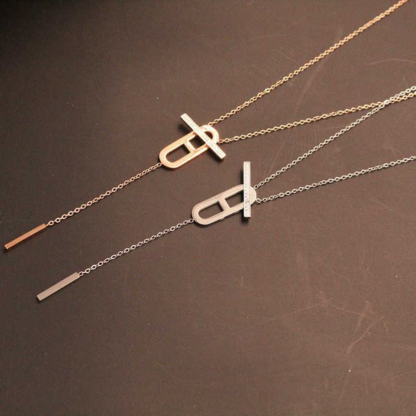 full diamond h pig nose necklace with ot buckle collar chain women's rose gold simple and personalized versatile neckwear new trend, Black
full diamond h pig nose necklace with ot buckle collar chain women's rose gold simple and personalized versatile neckwear new trend, Black