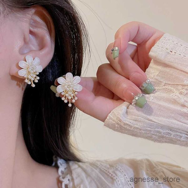 charm 2023 new fashion design elegant delicate stamens earrings women jewelry wedding gifts r230830, Golden
charm 2023 new fashion design elegant delicate stamens earrings women jewelry wedding gifts r230830, Golden