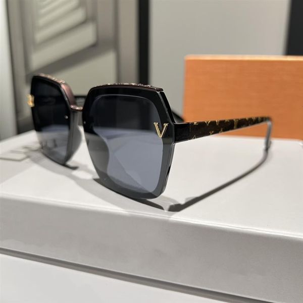 2023 design luxury millionaire sunglasses for women men fashion classic retro ladies outdoor travel polaroid sun glasses2112, White;black
2023 design luxury millionaire sunglasses for women men fashion classic retro ladies outdoor travel polaroid sun glasses2112, White;black