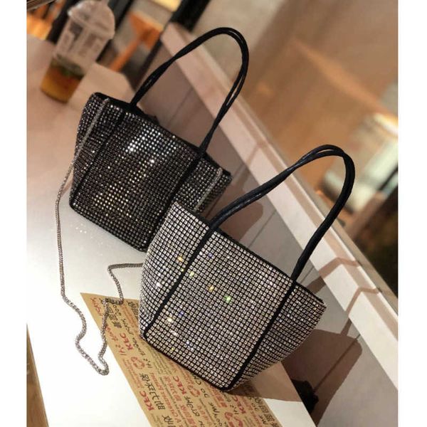 shopping bags diamond new style flash dumplings designer women luxury versatile single one shoulder handbag messenger bag
shopping bags diamond new style flash dumplings designer women luxury versatile single one shoulder handbag messenger bag
