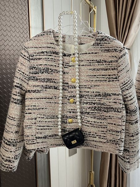 womens jackets fall winter french retro fragrance tweed coats office ladies temperament runway designer korean casual cardigans 230818, Black;brown
womens jackets fall winter french retro fragrance tweed coats office ladies temperament runway designer korean casual cardigans 230818, Black;brown