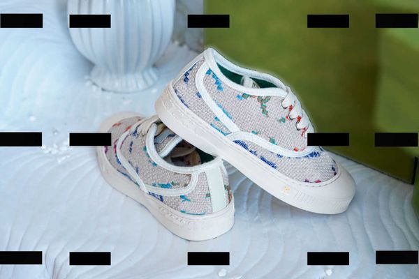high-quality kids shoes baby embroidered canvas casual shoe child designer sneakers box protection shipment children's size 26-35, Black;red
high-quality kids shoes baby embroidered canvas casual shoe child designer sneakers box protection shipment children's size 26-35, Black;red