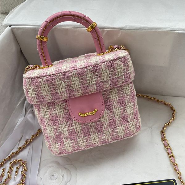 fashion womens mini makeup bag woolen tweed clamshell gold hardware metal clasp handle luxury handbag matelasse chain crossbody bags wallet
fashion womens mini makeup bag woolen tweed clamshell gold hardware metal clasp handle luxury handbag matelasse chain crossbody bags wallet