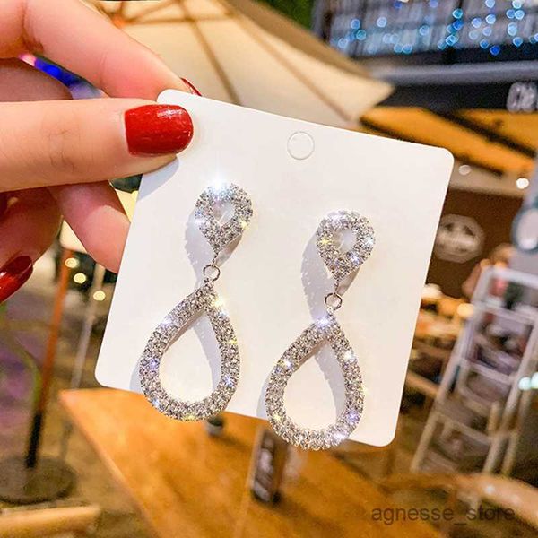 charm cute female big water earrings fashion silver color gold wedding earrings jewelry vintage long dangle earrings for women r230819, Golden
charm cute female big water earrings fashion silver color gold wedding earrings jewelry vintage long dangle earrings for women r230819, Golden