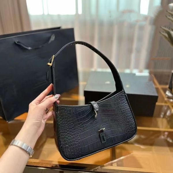 designer bag crocodile new underarm bag single shoulder baguette bag leather hobo bag
designer bag crocodile new underarm bag single shoulder baguette bag leather hobo bag