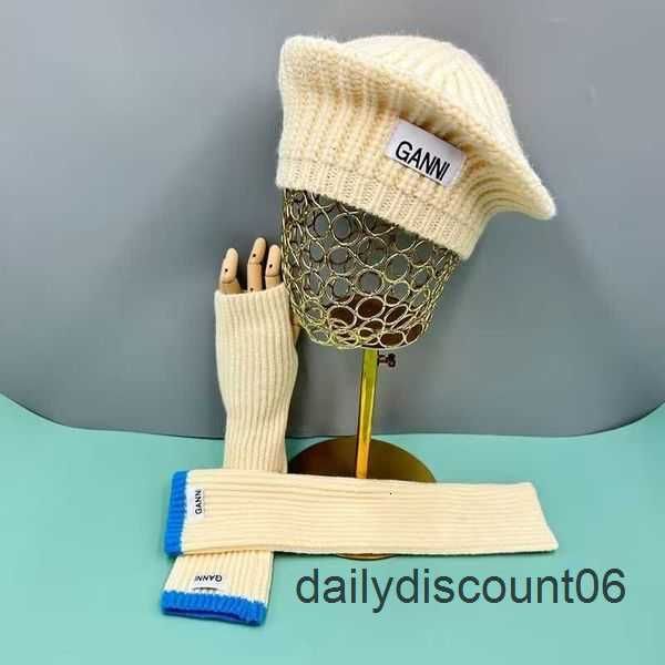 a new multi-colored beret glove designed by 2023 designer matches the label of a dopamine girl for autumn and winter warmth t9eqh4, Blue;gray
a new multi-colored beret glove designed by 2023 designer matches the label of a dopamine girl for autumn and winter warmth t9eqh4, Blue;gray