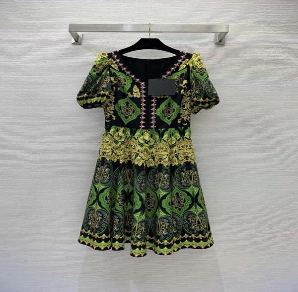 2023 spring summer long sleeve v neck print fashion milan runway dress designer dress brand same style dress 021798233101, Black;pink
2023 spring summer long sleeve v neck print fashion milan runway dress designer dress brand same style dress 021798233101, Black;pink