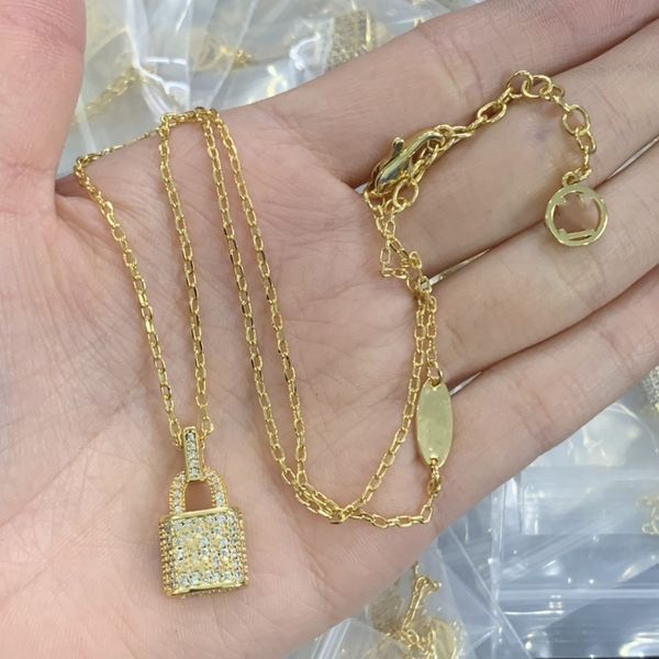 2023 luxury designer elegant gold and silver bracelet luis fashion women's letter pendant clover bracelet wedding vuttonity special des, Golden;silver
2023 luxury designer elegant gold and silver bracelet luis fashion women's letter pendant clover bracelet wedding vuttonity special des, Golden;silver