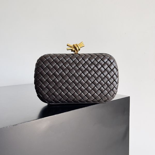 luxury designer women party knot clutch bag padded intreccio leather minaudiere 100% lambskin fashion lady handbag metallic knot clasp closu
luxury designer women party knot clutch bag padded intreccio leather minaudiere 100% lambskin fashion lady handbag metallic knot clasp closu