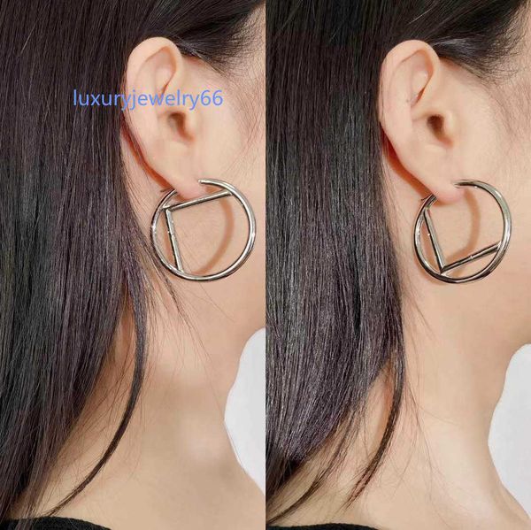 fashion designer big size hoop earrings aretes for women party wedding lovers gift jewelry engagement with box, Golden;silver
fashion designer big size hoop earrings aretes for women party wedding lovers gift jewelry engagement with box, Golden;silver