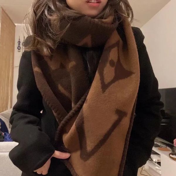 2023 new arrived brand men scarf cashmere winter scarves long size male warmer women's printing l f v g letter wool bufanda aaa y23240, Blue;gray
2023 new arrived brand men scarf cashmere winter scarves long size male warmer women's printing l f v g letter wool bufanda aaa y23240, Blue;gray