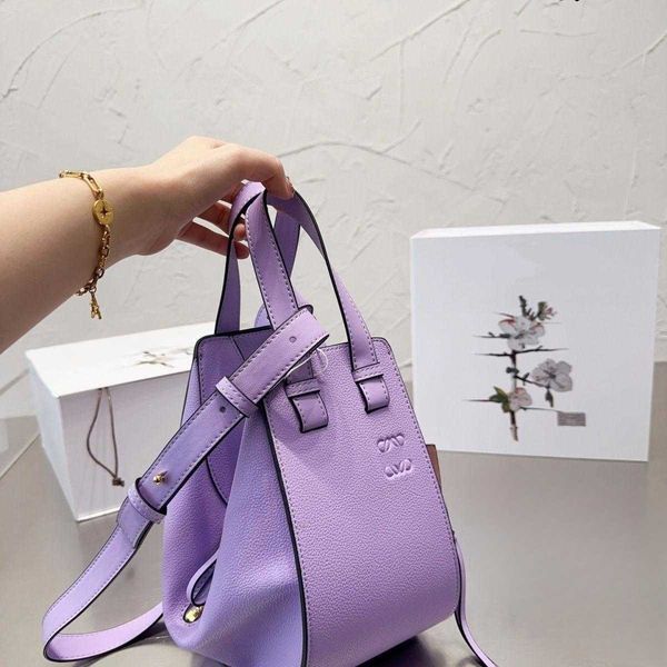 high-end cowhide hammocks bag shoulder handag lowe brand real leather handheld tote bag lychee print shopping shoulder bags
high-end cowhide hammocks bag shoulder handag lowe brand real leather handheld tote bag lychee print shopping shoulder bags