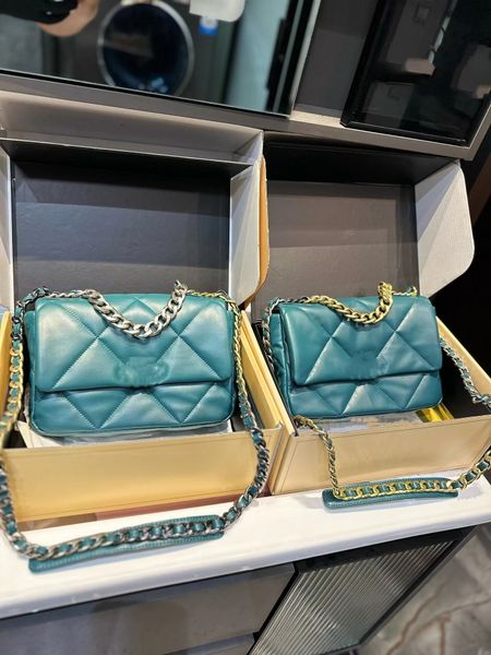 2023 new product designer fashion women's gold and silver chain bag classic leather double letter solid buckle square stripe women'
2023 new product designer fashion women's gold and silver chain bag classic leather double letter solid buckle square stripe women'