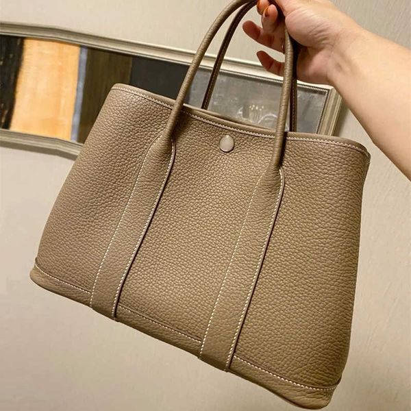 2023 large capacity tote bags cowhide women's bag single shoulder diagonal span simple garden bags handbag shopping bag bucket bag sl5a
2023 large capacity tote bags cowhide women's bag single shoulder diagonal span simple garden bags handbag shopping bag bucket bag sl5a