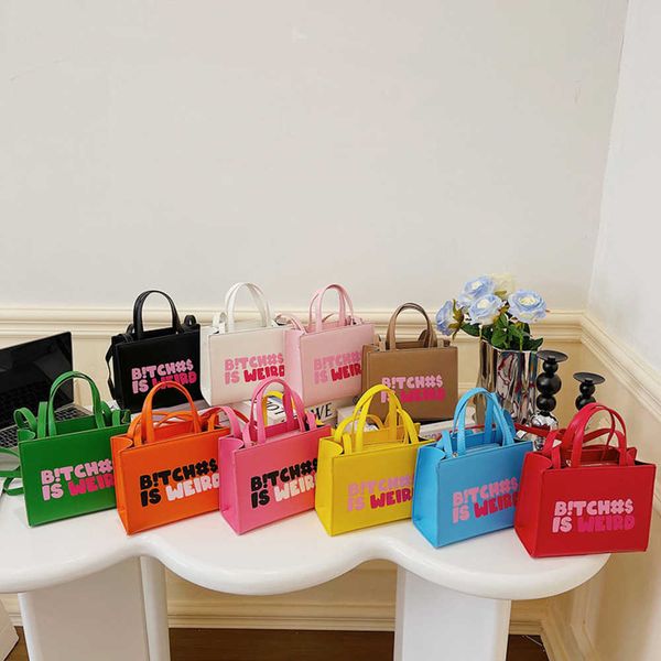 women's 2023 new fashion trend women's bag letter crossbody handheld small square bag 230819
women's 2023 new fashion trend women's bag letter crossbody handheld small square bag 230819
