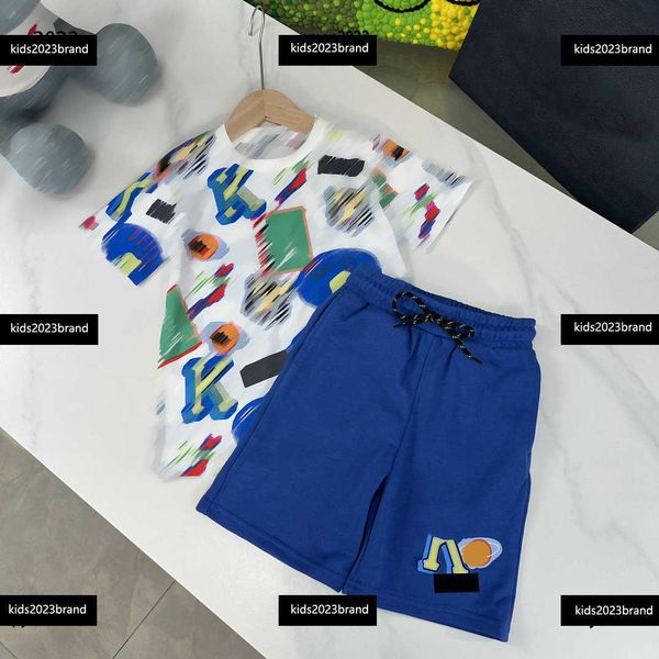 tracksuits designer baby clothes short sleeve sets size 90-150 cm 2pcs colorful letter printed t-shirt and blue shorts april18, White
tracksuits designer baby clothes short sleeve sets size 90-150 cm 2pcs colorful letter printed t-shirt and blue shorts april18, White