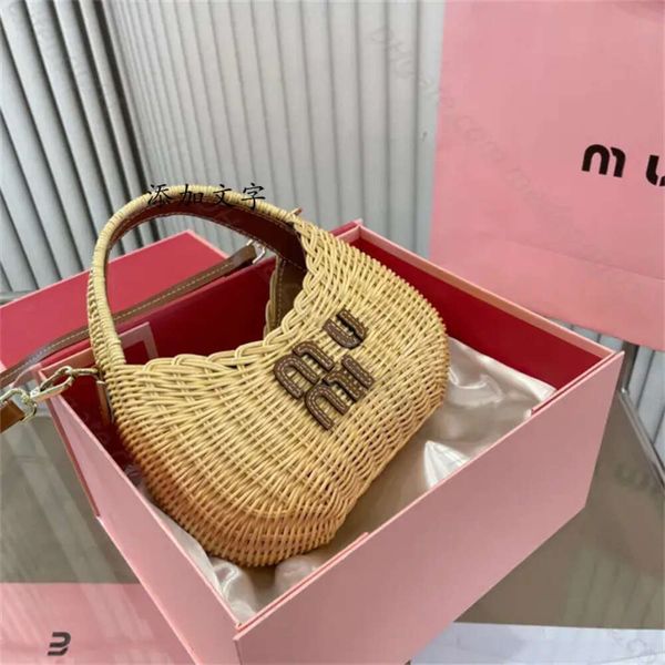 fashion straw plaited underarm bag totes bags classics four colors cross body woman shoulders bag wander wicker woven handbag cosmetic
fashion straw plaited underarm bag totes bags classics four colors cross body woman shoulders bag wander wicker woven handbag cosmetic