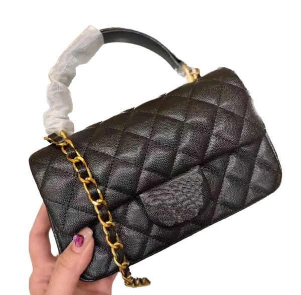 22ss hand flap bag classic caviar grain cowhide leather quilted plaid weave chain gold hardware shoulder messenger bag luxury designer
22ss hand flap bag classic caviar grain cowhide leather quilted plaid weave chain gold hardware shoulder messenger bag luxury designer