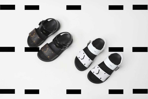 kids sandals baby slippers child shoes classic letter printing summer box packaging children' size 26-35, Black;grey
kids sandals baby slippers child shoes classic letter printing summer box packaging children' size 26-35, Black;grey
