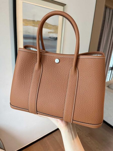 high tote authentic party handbag bag designer garden quality leather layer online commuter bd38
high tote authentic party handbag bag designer garden quality leather layer online commuter bd38
