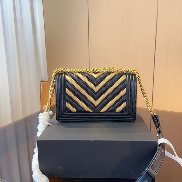 luxurys tote bag designer bags women handbags channel classic famous fashion v-weave black gold high grade suitable for formal important occ
luxurys tote bag designer bags women handbags channel classic famous fashion v-weave black gold high grade suitable for formal important occ