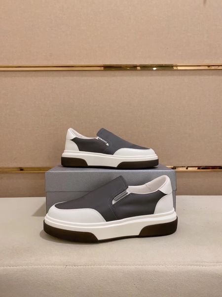 23s/s luxury slip-on men sneaker shoes genuine leather trainers black white soft calf light sole skateboard walking with box eu38-45
23s/s luxury slip-on men sneaker shoes genuine leather trainers black white soft calf light sole skateboard walking with box eu38-45