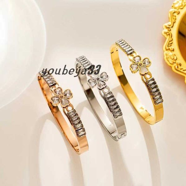 fashion jewelry designer bracelet new four-leaf clover bracelet female south simple ins five-flower fritillary luck clover bracelet girl who, Golden;silver
fashion jewelry designer bracelet new four-leaf clover bracelet female south simple ins five-flower fritillary luck clover bracelet girl who, Golden;silver
