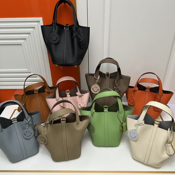 designer bucket bag with lock women's fashion buckle crossbody bag shoulder bag handbag hold bag hobo purse
designer bucket bag with lock women's fashion buckle crossbody bag shoulder bag handbag hold bag hobo purse