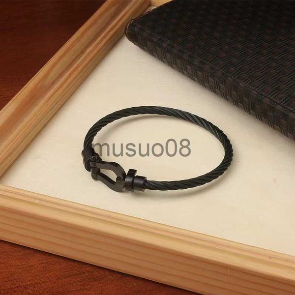 bangle stainless steel freds bracelet horseshoe buckle stainless steel rope chain men bracelets couple bracelet gift with white box j230819, Black
bangle stainless steel freds bracelet horseshoe buckle stainless steel rope chain men bracelets couple bracelet gift with white box j230819, Black