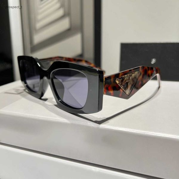 designer mens sunglasses men designers sunglasses womens lens fashion party beach leisure glasses lunette de soleil acetate multi-color luxu, White;black
designer mens sunglasses men designers sunglasses womens lens fashion party beach leisure glasses lunette de soleil acetate multi-color luxu, White;black