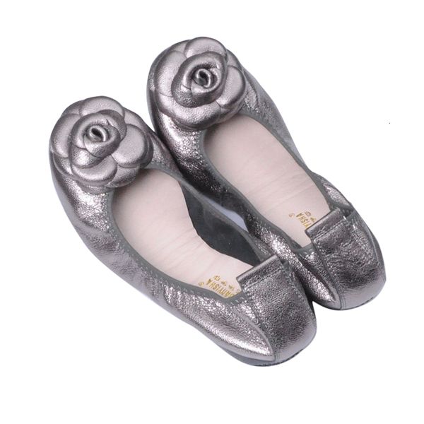 dress shoe shoes big size 3543 soft bottom summer genuine leather flowers set foot loafers black gray ballet flats 230818
dress shoe shoes big size 3543 soft bottom summer genuine leather flowers set foot loafers black gray ballet flats 230818