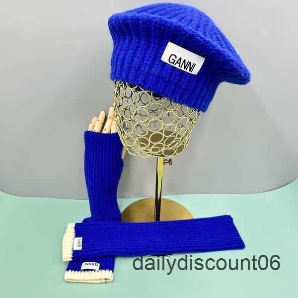 a new multi-colored beret glove designed by 2023 designer matches the label of a dopamine girl for autumn and winter warmth t9wmmk, Blue;gray
a new multi-colored beret glove designed by 2023 designer matches the label of a dopamine girl for autumn and winter warmth t9wmmk, Blue;gray