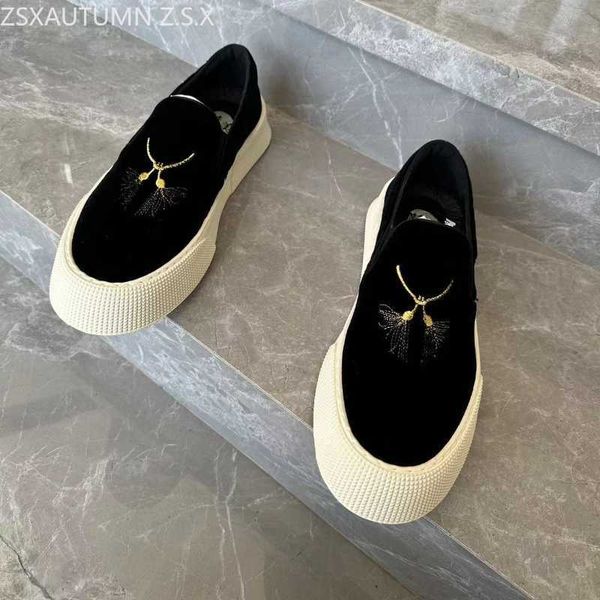 running shoes 2023 spring casual shoes man slip-on luxury flat skate shoes trend black men loafers platform embroidery canvas shoes fashion
running shoes 2023 spring casual shoes man slip-on luxury flat skate shoes trend black men loafers platform embroidery canvas shoes fashion