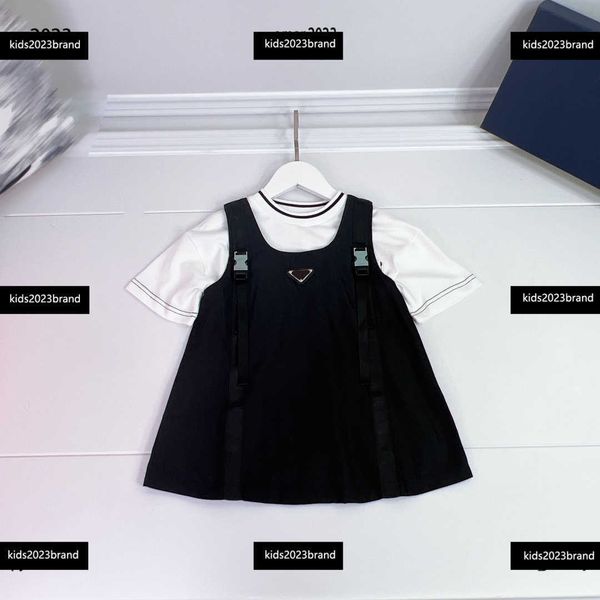 tracksuits designer kids clothes geometric logo decoration skirt sets baby strap skirt 2pcs t-shirt and strap dress #multiple product, White
tracksuits designer kids clothes geometric logo decoration skirt sets baby strap skirt 2pcs t-shirt and strap dress #multiple product, White