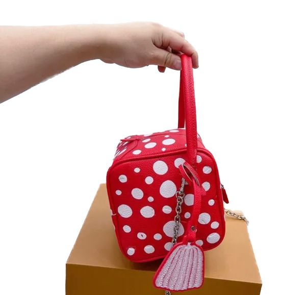 designers classic mini square shoulder bags handbags france brand genuine leather embossing crossbody bag fashion old flower women luxury de
designers classic mini square shoulder bags handbags france brand genuine leather embossing crossbody bag fashion old flower women luxury de