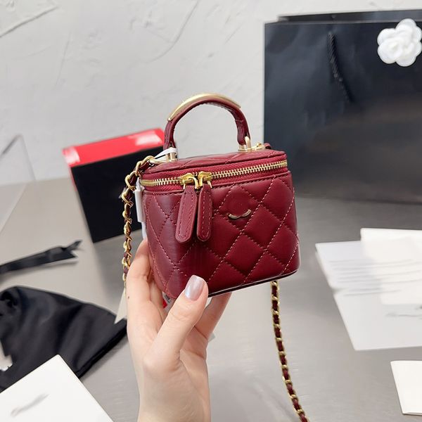 fashion womens makeup bag mini shoulder bags leather diamond hardware gold buckle luxury tote matelasse chain crossbody bags mirror designer
fashion womens makeup bag mini shoulder bags leather diamond hardware gold buckle luxury tote matelasse chain crossbody bags mirror designer