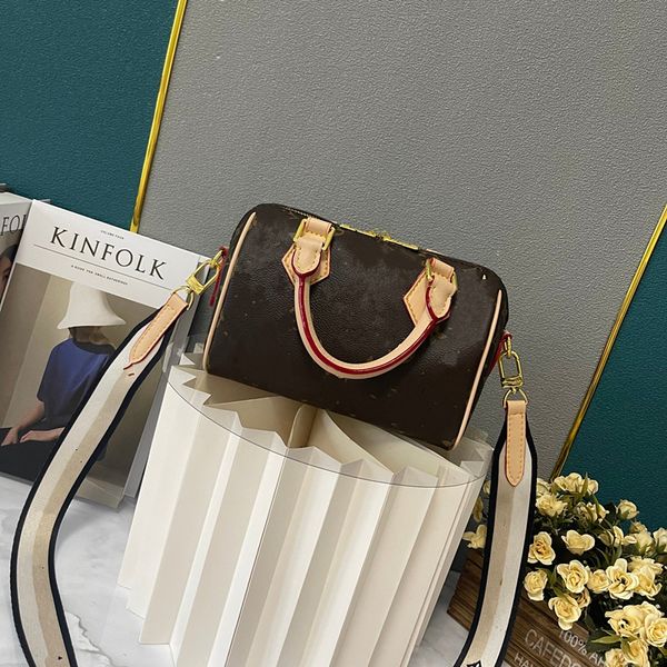 new 2023 pillow bag oxidize cowhide speedy 20cm sell fashion bag women bag shoulder bags lady totes handbags bags 3 colors wallet purse
new 2023 pillow bag oxidize cowhide speedy 20cm sell fashion bag women bag shoulder bags lady totes handbags bags 3 colors wallet purse