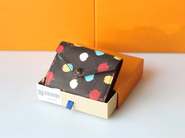 limited-edition podian wallet luxury brand flap buckle short wallet multi-position zipper long wallets women men clutch bags coin purses m81, Red;black
limited-edition podian wallet luxury brand flap buckle short wallet multi-position zipper long wallets women men clutch bags coin purses m81, Red;black
