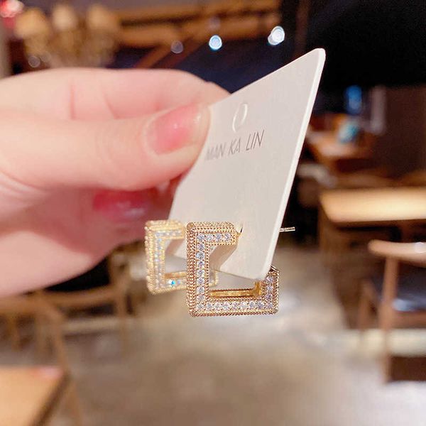 new trendy micro inlaid full diamond heavy industry super flashing square earrings with cold and simple style earrings japanese and korean s, Golden
new trendy micro inlaid full diamond heavy industry super flashing square earrings with cold and simple style earrings japanese and korean s, Golden