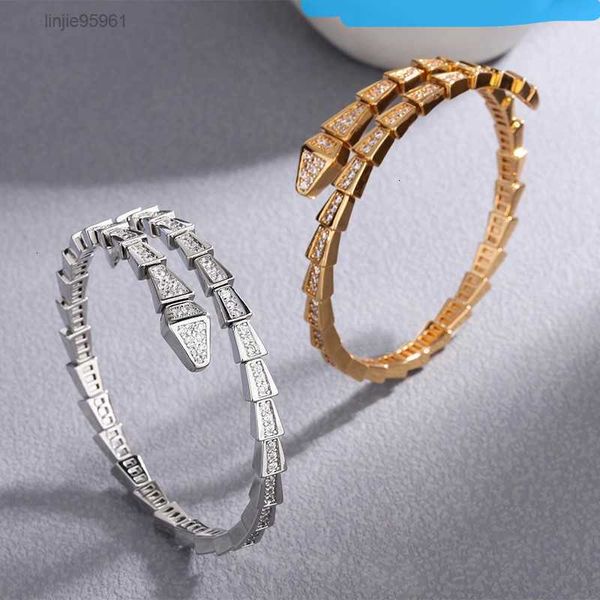 18k full opening bracelet2023 new brick set snake bracelet woman, silver bracelet yellow gold bracelet to send girlfriends gifts, Golden;silver
18k full opening bracelet2023 new brick set snake bracelet woman, silver bracelet yellow gold bracelet to send girlfriends gifts, Golden;silver