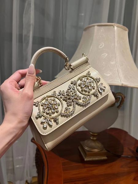 mini banquet bag handbag designer bag genuine leather women's bag fashion bag dinner bag tote bag chain bag shoulder bag saddle bag she
mini banquet bag handbag designer bag genuine leather women's bag fashion bag dinner bag tote bag chain bag shoulder bag saddle bag she