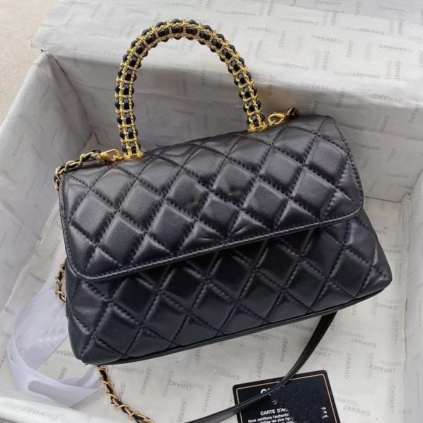 new portable flap bag sheepskin material detachable shoulder strap one shoulder messenger bag female bag large capacity fashion bag classic
new portable flap bag sheepskin material detachable shoulder strap one shoulder messenger bag female bag large capacity fashion bag classic