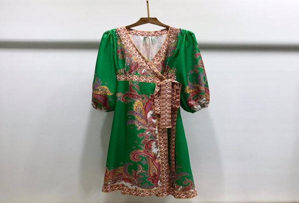 2021 summer highend women039s dress palace style retro pattern print tie vneck temperament slim dress2533708, Black;pink
2021 summer highend women039s dress palace style retro pattern print tie vneck temperament slim dress2533708, Black;pink