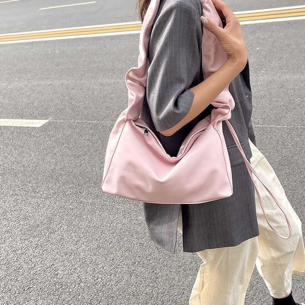 shoulder bags new korean silver fashion simple versatile high capacity premium women's bag
shoulder bags new korean silver fashion simple versatile high capacity premium women's bag