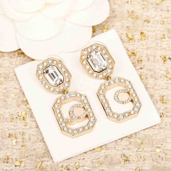 2023 luxury quality charm drop earring with ctystal beads diamond and nature shell pearl in 18k gold plated have box stamp ps7491b, Golden
2023 luxury quality charm drop earring with ctystal beads diamond and nature shell pearl in 18k gold plated have box stamp ps7491b, Golden