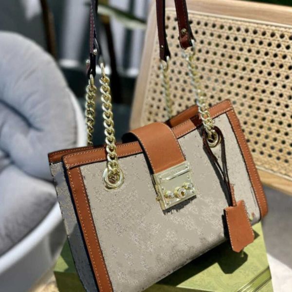 brand luxury chain bag women's tote handbag crossbody bags women handbags padlock buckle inner double pocket classic letter prints gold
brand luxury chain bag women's tote handbag crossbody bags women handbags padlock buckle inner double pocket classic letter prints gold