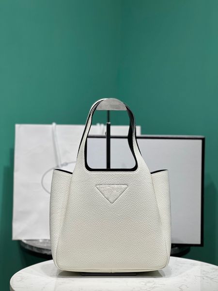 1bg335 classic women's handbag high-end custom quality underarm bag cowhide shoulder bag feel super soft large capacity internal layer
1bg335 classic women's handbag high-end custom quality underarm bag cowhide shoulder bag feel super soft large capacity internal layer