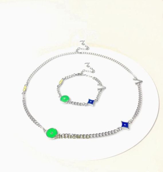 europe america fashion sunrise necklace bracelet men silvercolour hardware engraved v letter crystal glass lacquer pendant jewelr3570045, Silver
europe america fashion sunrise necklace bracelet men silvercolour hardware engraved v letter crystal glass lacquer pendant jewelr3570045, Silver